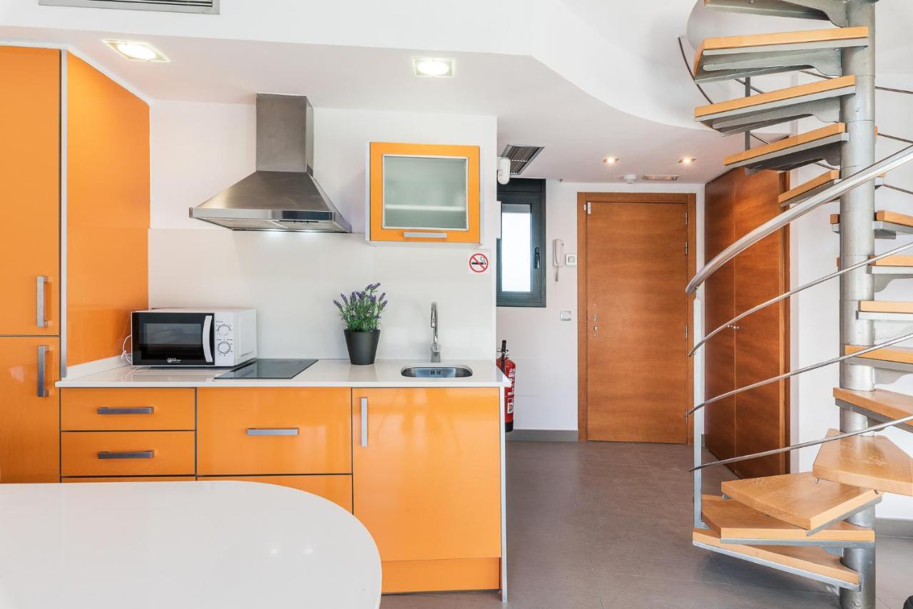 Aparthotel Las Palmeras Castelldefels Ngoại thất bức ảnh